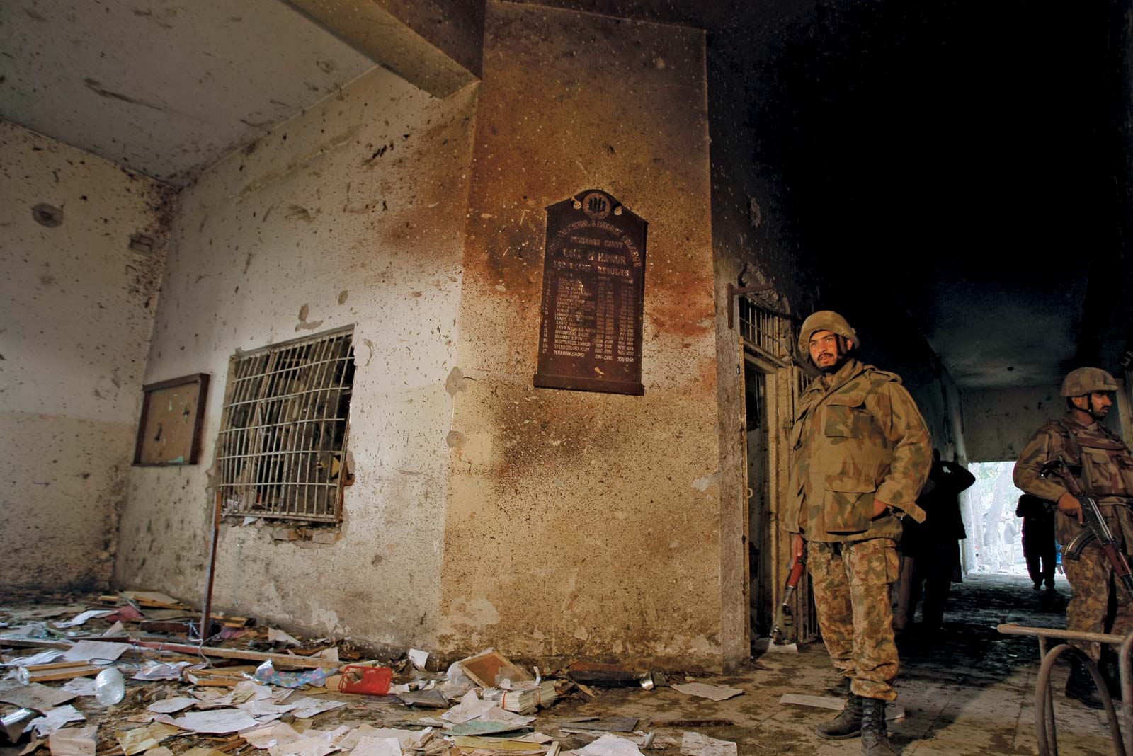 sc-summons-pm-imran-khan-in-aps-peshawar-case