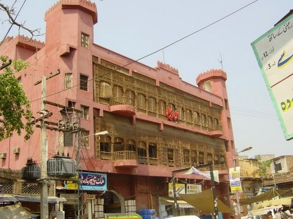sheikh-rasheed-ordered-to-vacate-lal-haveli-within-seven-days