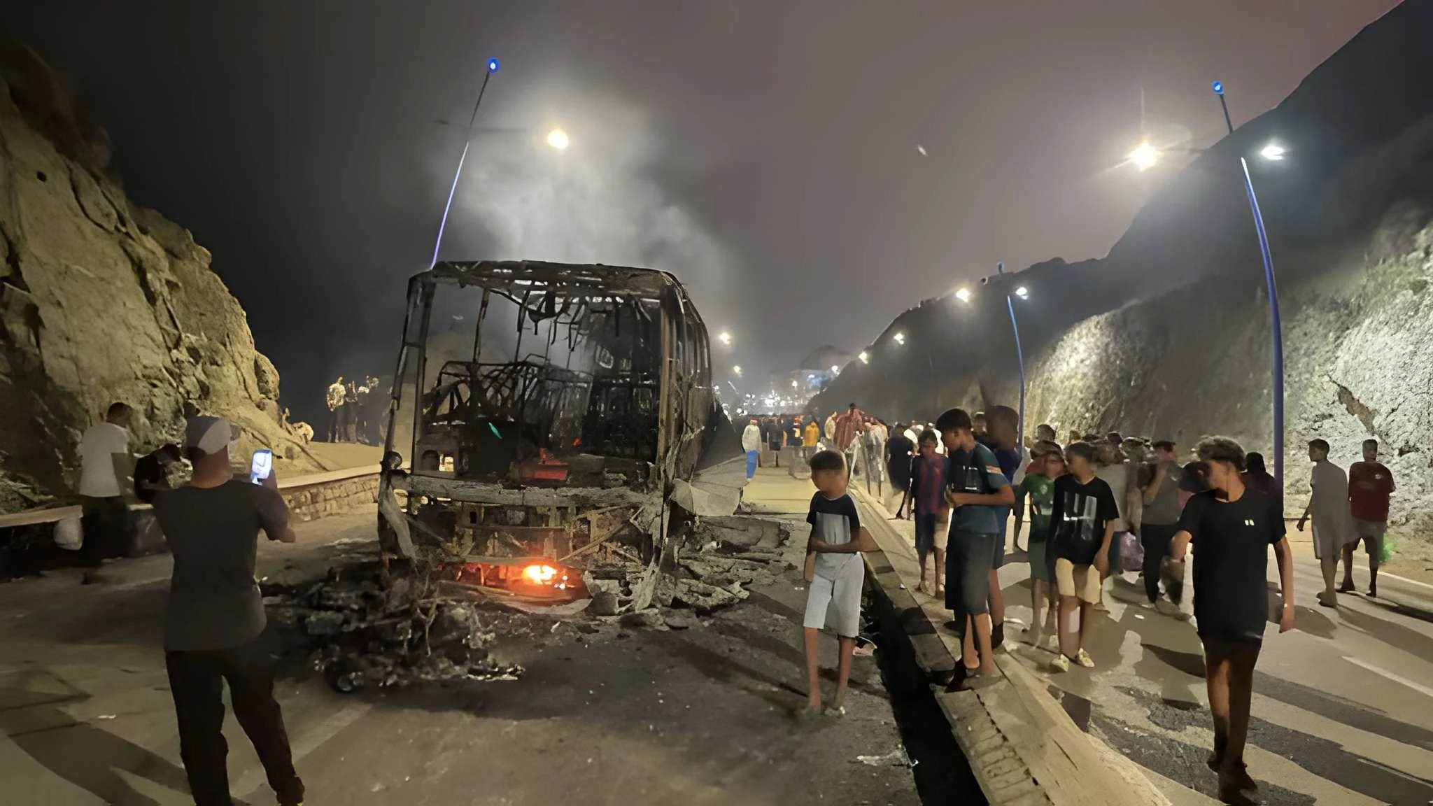 sleepless-night-near-spains-ceuta-border-as-migrants-torch-vehicles