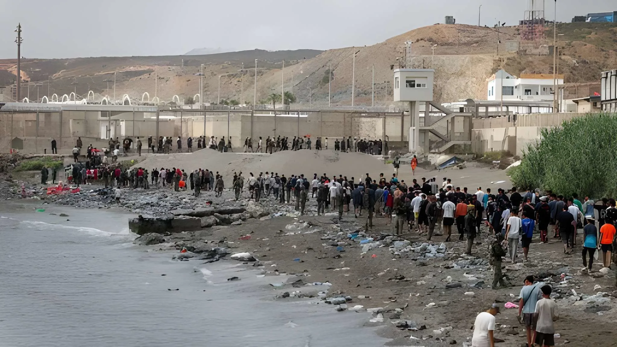 spain-says-migrants-are-returning-from-ceuta-after-57-die-in-border-rush