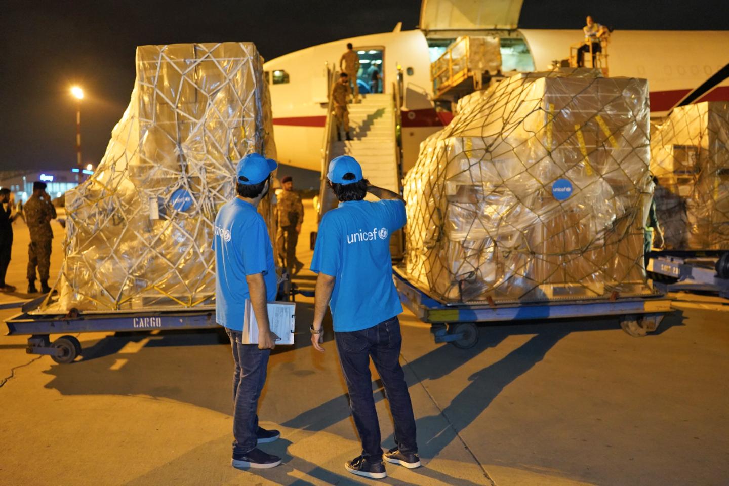 unicef-delivers-aid-for-flood-hit-children
