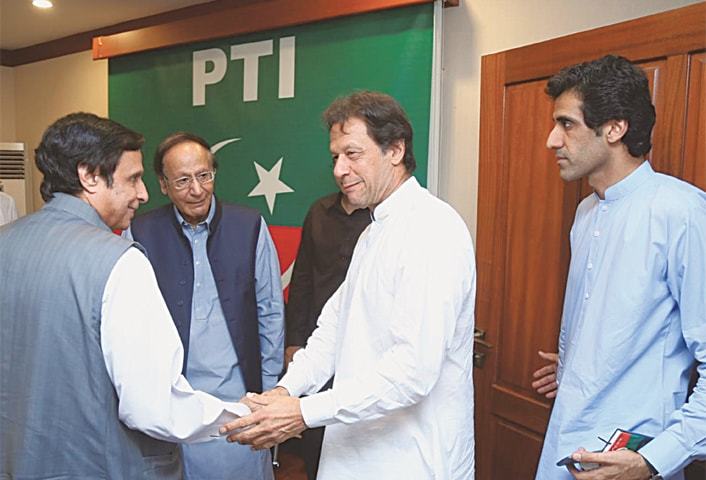 pm-meets-pml-qs-ch-shujaat-removes-reservations