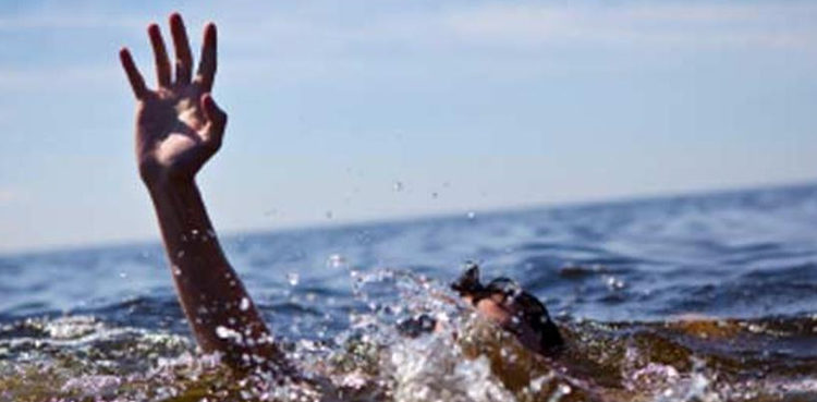 five-drown-in-river