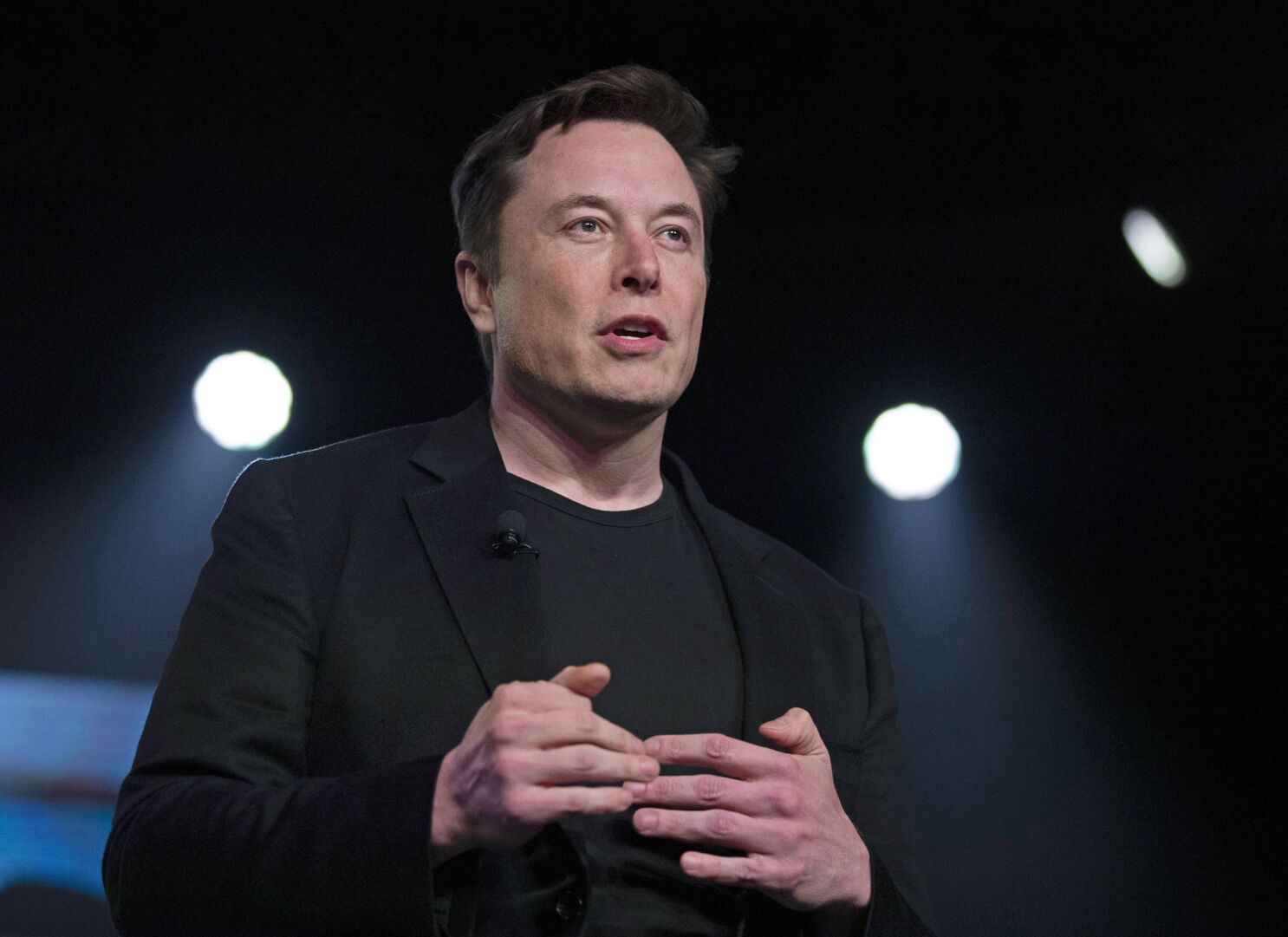 57-5-twitterati-s-want-musk-to-step-down-as-ceo