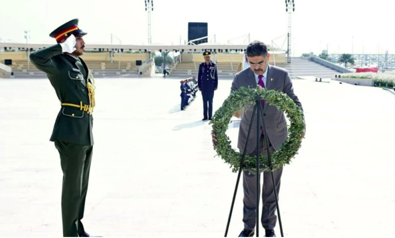 caretaker-pm-visits-memorial-of-uae-s-national-heroes-in-abu-dhabi