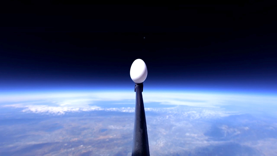 former-nasa-engineer-drops-an-egg-from-space-without-a-crack