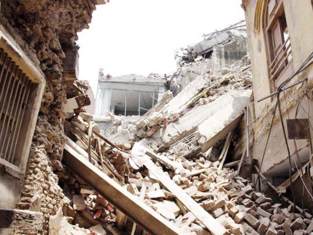 four-people-killed-five-injured-in-faisalabad-roof-collapse