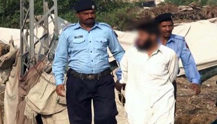 islamabad-police-arrest-man-carrying-pistol-outside-parliament-house