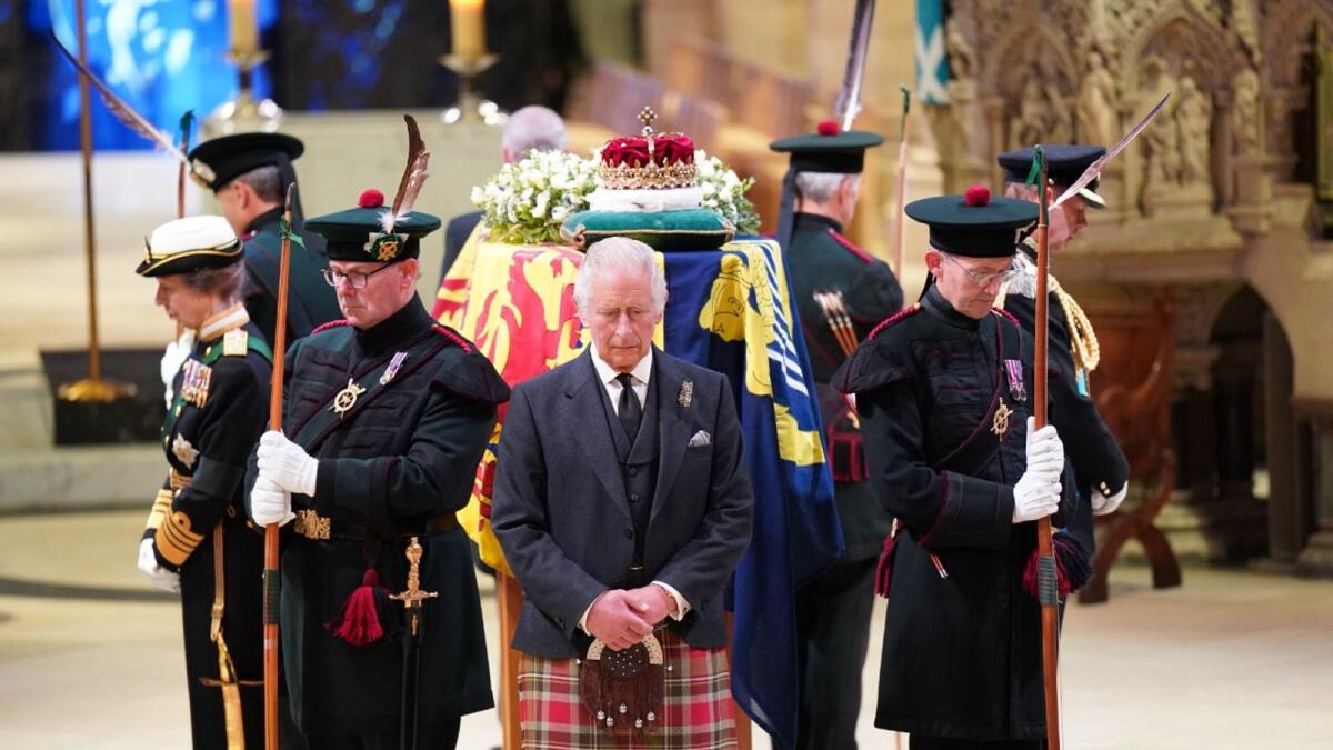 king-charles-siblings-hold-silent-vigil-to-late-mother-queen-elizabeth