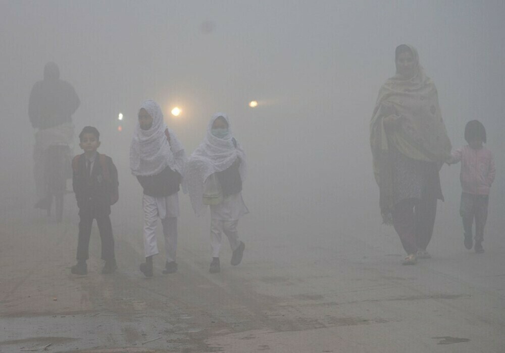 lhc-orders-govt-to-extend-winter-holidays-as-smog-deteriorates