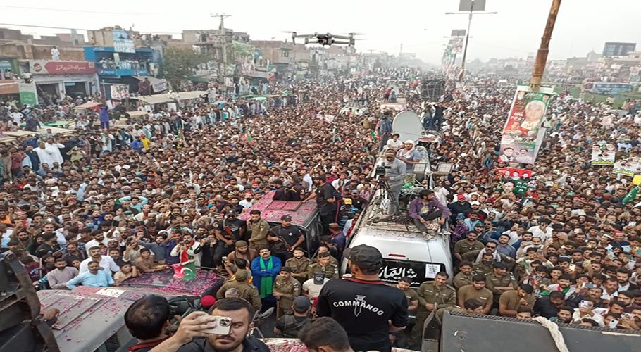pti-s-long-march-day-5-will-be-going-through-gujranwala-today-says-imran