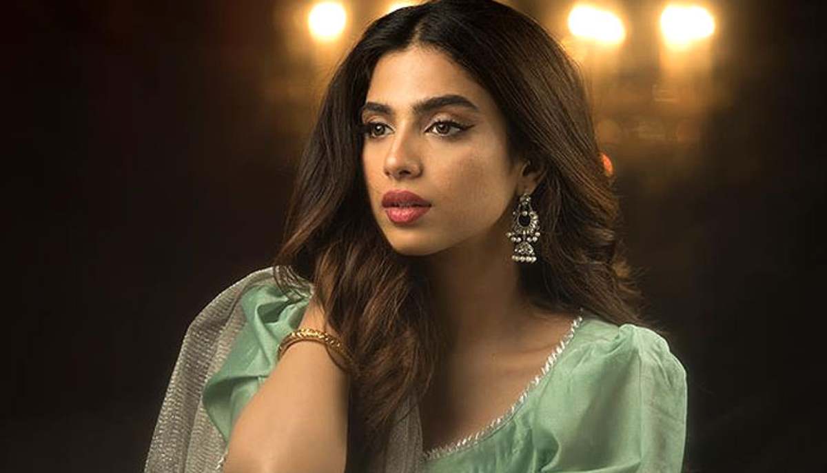 sonya-hussyn-channels-her-inner-student-spirit-at-harvard