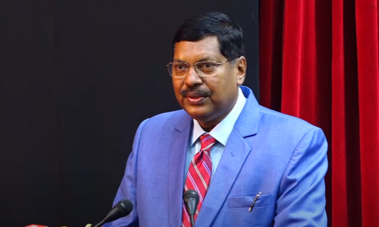 tension-hits-courtroom-protest-turns-chaotic-in-india-s-top-court