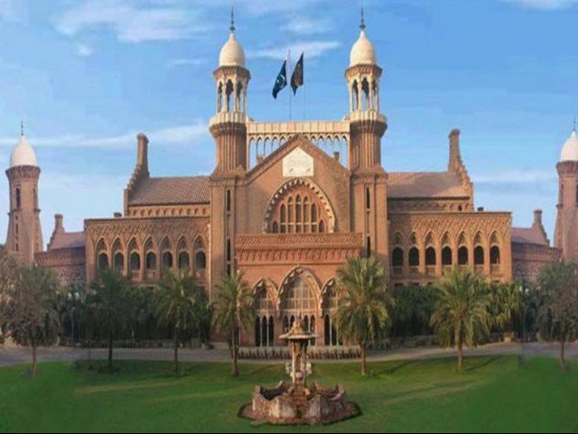 lhc-grants-bail-to-lawyer-who-smashed-judges-head-with-chair