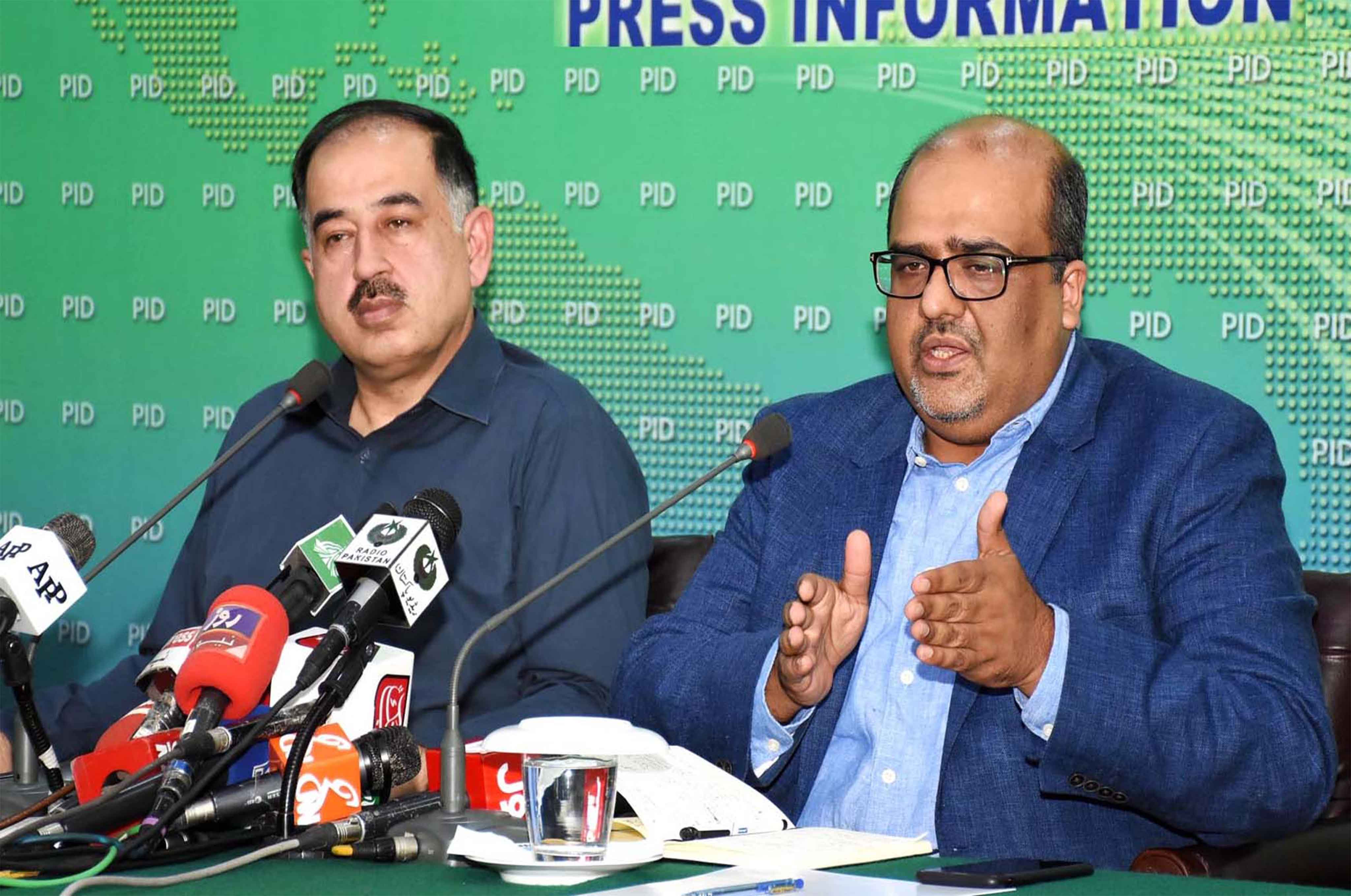 akbar-says-govt-to-confiscate-properties-of-hasan-hussain-nawaz