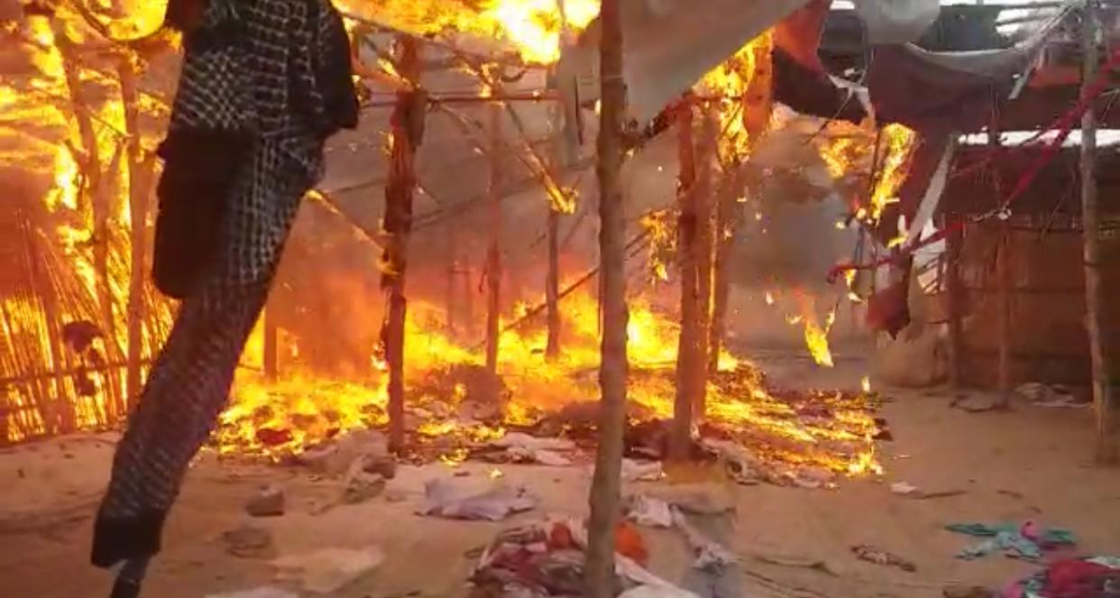 fire-guts-70-shops-at-sadiqabads-landa-bazar