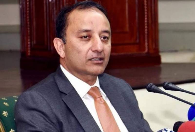 pml-n-senators-sabir-shah-musadik-malik-exchange-hot-words