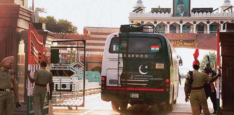 pakistan-suspends-lahore-delhi-bus-service