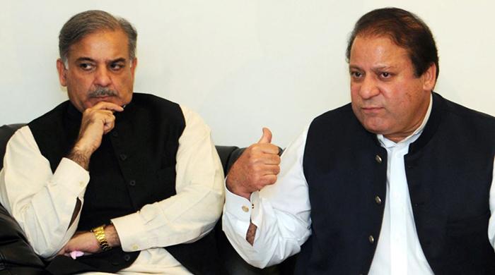 shehbaz-sharif-meets-nawaz-sharif-in-kot-lakhpat-jail