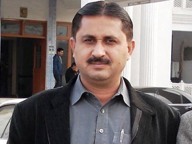 islamia-university-declares-jamshed-dastis-degree-fake