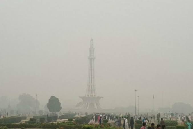 schools-closed-in-lahore-gujranwala-faisalabad-due-to-smog