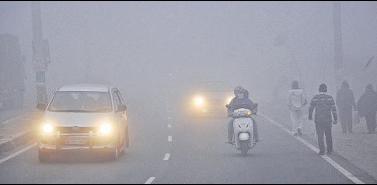 dense-fog-disrupts-road-traffic-across-punjab