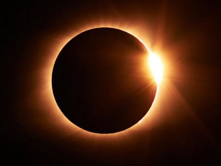 the-solar-eclipse-begins-in-pakistan