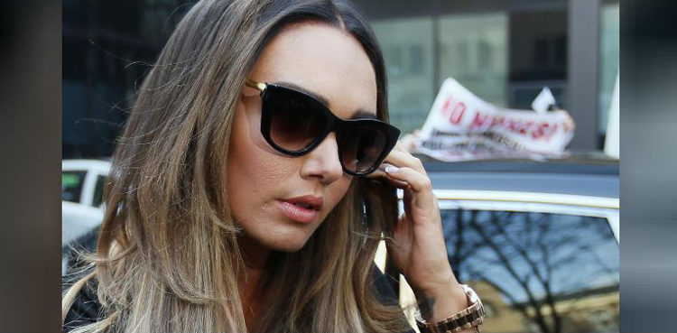 burglars-steal-jewelry-worth-64-million-from-the-british-model