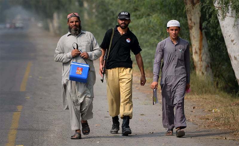 two-cops-escorting-polio-team-martyred-in-kp-attack
