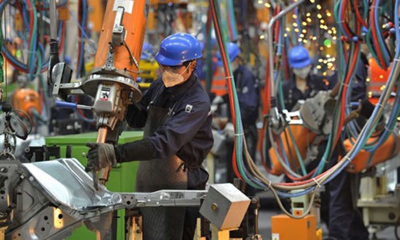 large-scale-manufacturing-contracts-shrink-for-the-seventh-month-in-a-row