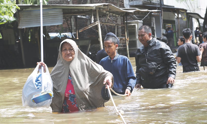 floods-in-jakarta-recede-as-death-toll-tops-30