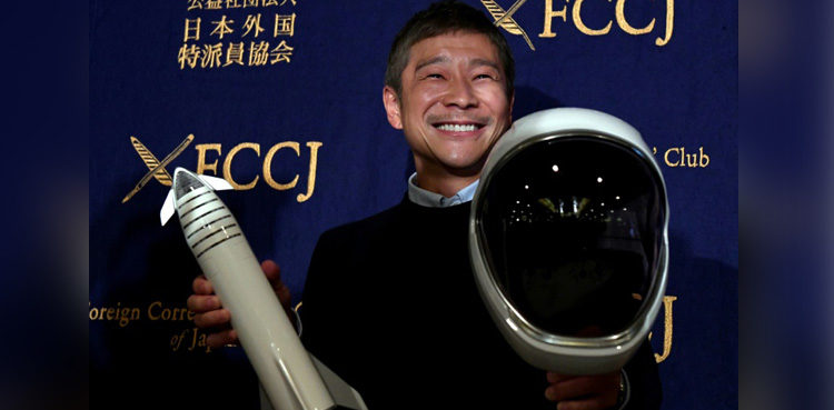 wanted-girlfriend-to-fly-to-the-moon-with-japanese-billionaire