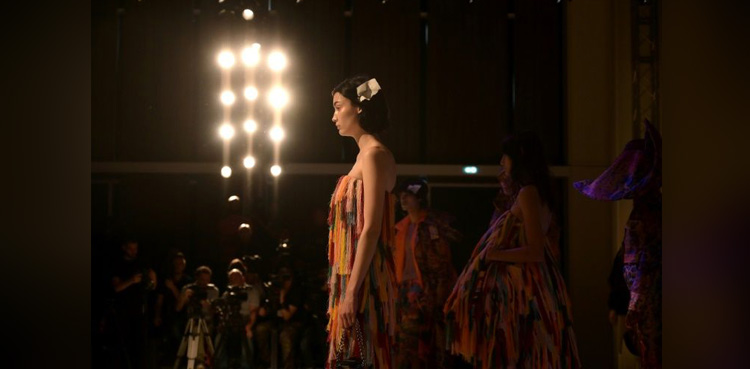 coronavirus-forces-china-buyers-to-desert-europes-fashion-events