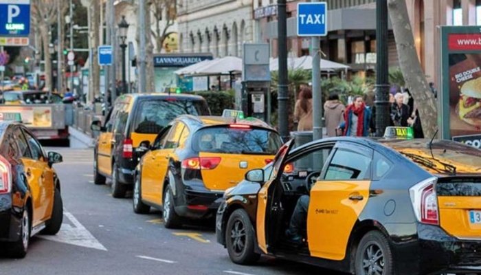 pakistani-cab-drivers-in-spain-provide-free-services-to-medical-staff-amid-coronavirus-panic