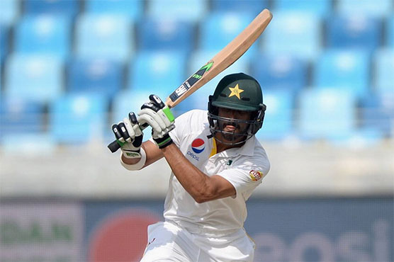 pakistan-players-push-back-boundaries
