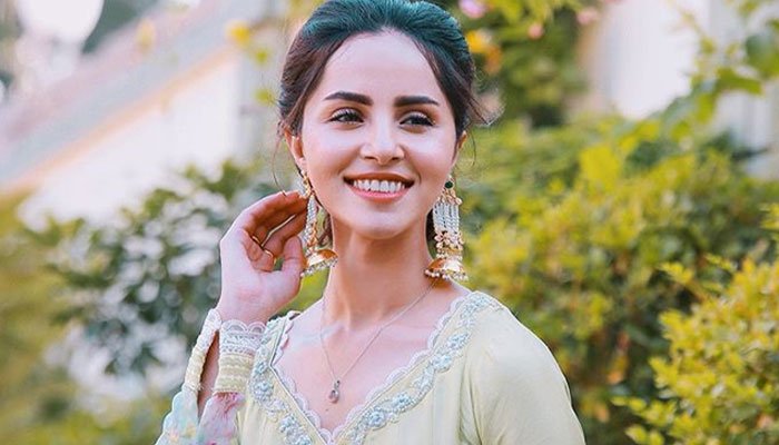 nimra-khan-celebrates