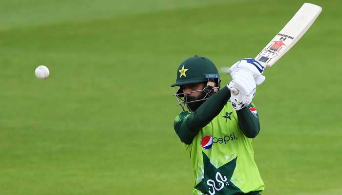 hafeez-becomes-first-male-cricketer