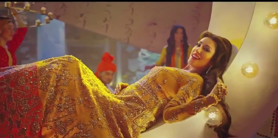 mehwish-hayat-dance