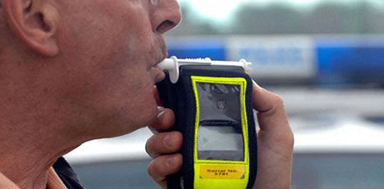 karachi-traffic-police-to-get-breathalyzers-to-detect-drunk-driving