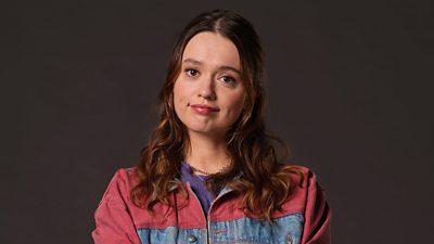 aimee-lou-wood-s-father-admits-his-addiction-destroyed-her-childhood