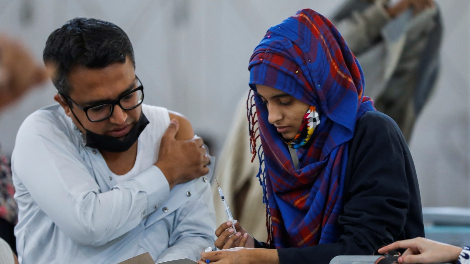 covid-fifth-wave-ebbs-as-no-death-reported-in-pakistan