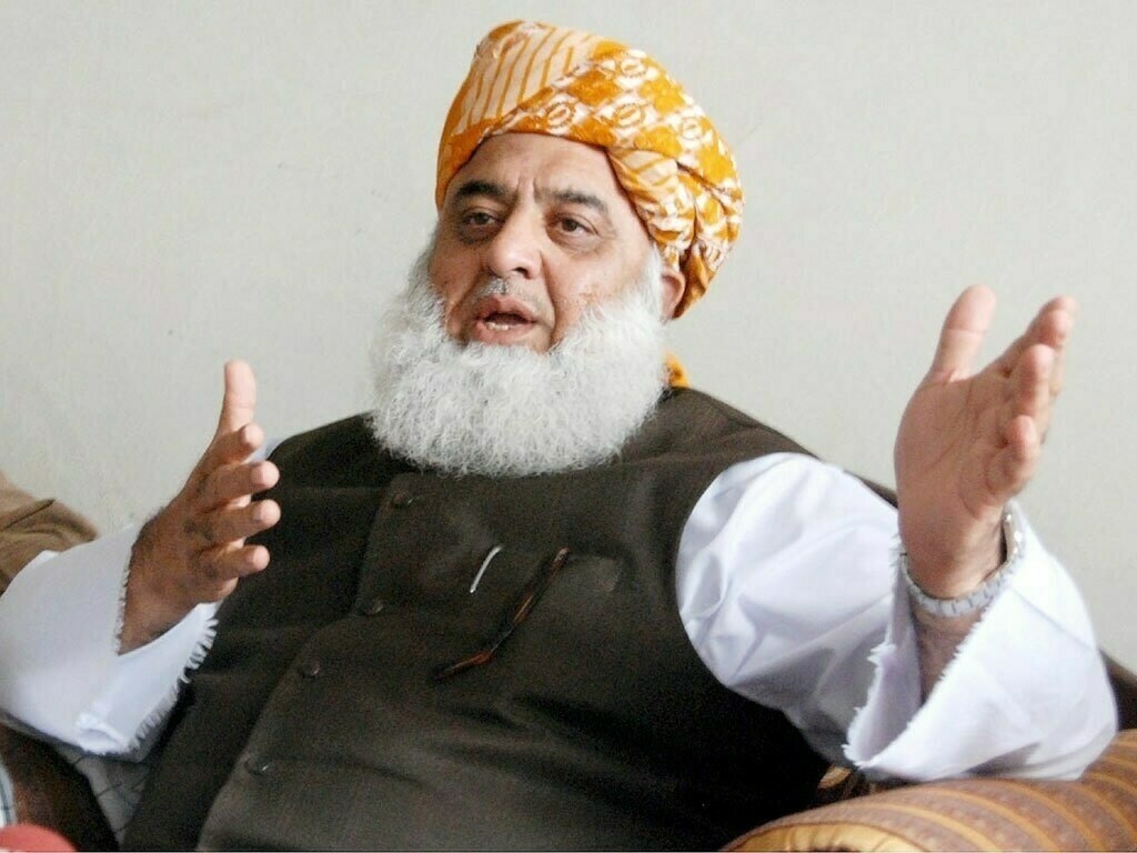 fazalur-rehman-issues-charge-sheet-against-imran-khan-govt