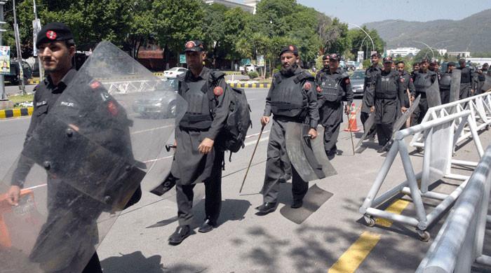 2-000-officers-deployed-to-secure-ajk-ahead-of-protest