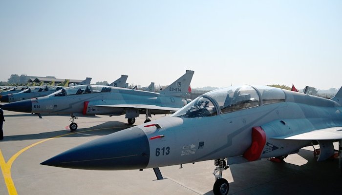 argentina-plans-to-buy-jf-17-thunder-jets-from-pakistan
