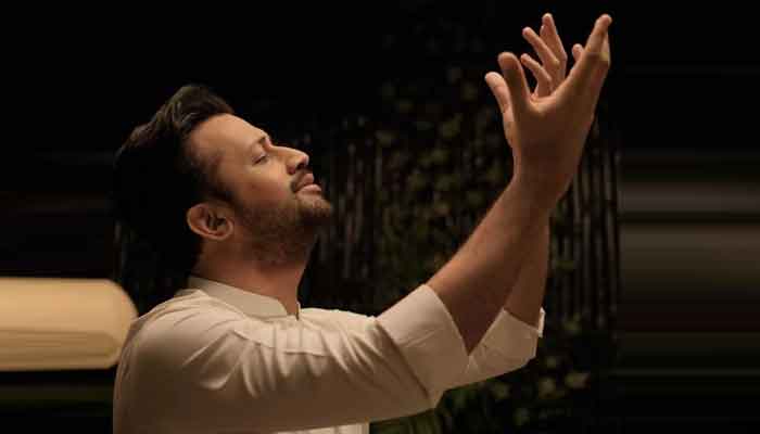 atif-aslam-s-new-kalaam-mustafa-jaane-rehmat-winning-hearts-more-than-1000k-views-in-a-day