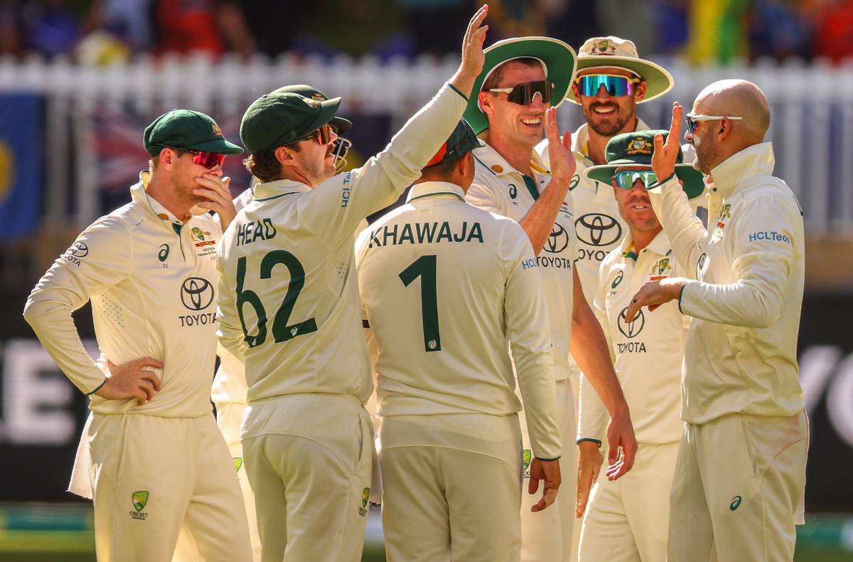 australia-beat-pakistan-by-360-runs-in-first-test-match