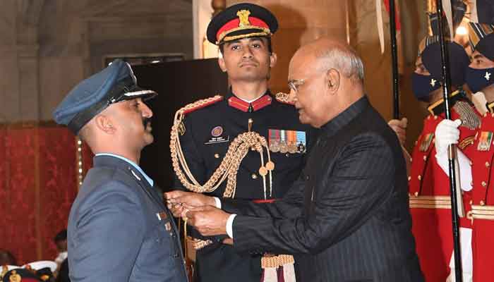 award-to-abhinandan-india-has-only-made-a-mockery-of-itself-pakistan-says