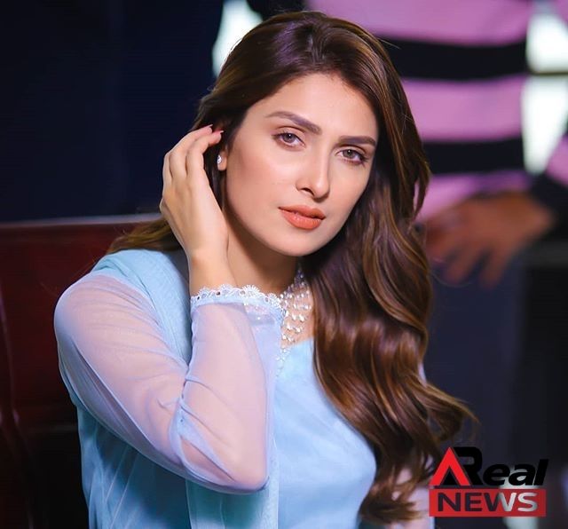 ayeza-khan-becomes-first-pakistani-celebrity-to-reach-10mln-instagram-followers