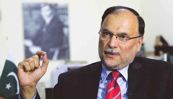 country-on-verge-of-crises-worst-gas-shortfall-imminent-in-dec-says-ahsan-iqbal
