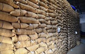 district-admin-seizes-400-tonnes-of-wheat-from-warehouses-in-mandi-bahauddin